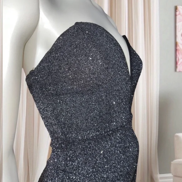Windsor Size M | Silver Glitter  Strapless Mini Dress ( NEW WITH TAGS ) - Picture 7 of 16